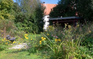 Gemeindegarten Horgau – Überdachte Möglichkeit für ein Picknick